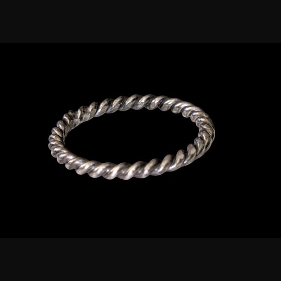 925 Sterling Silver Oxidized Twisted Size 9 Band Ring - Picture 2 of 8